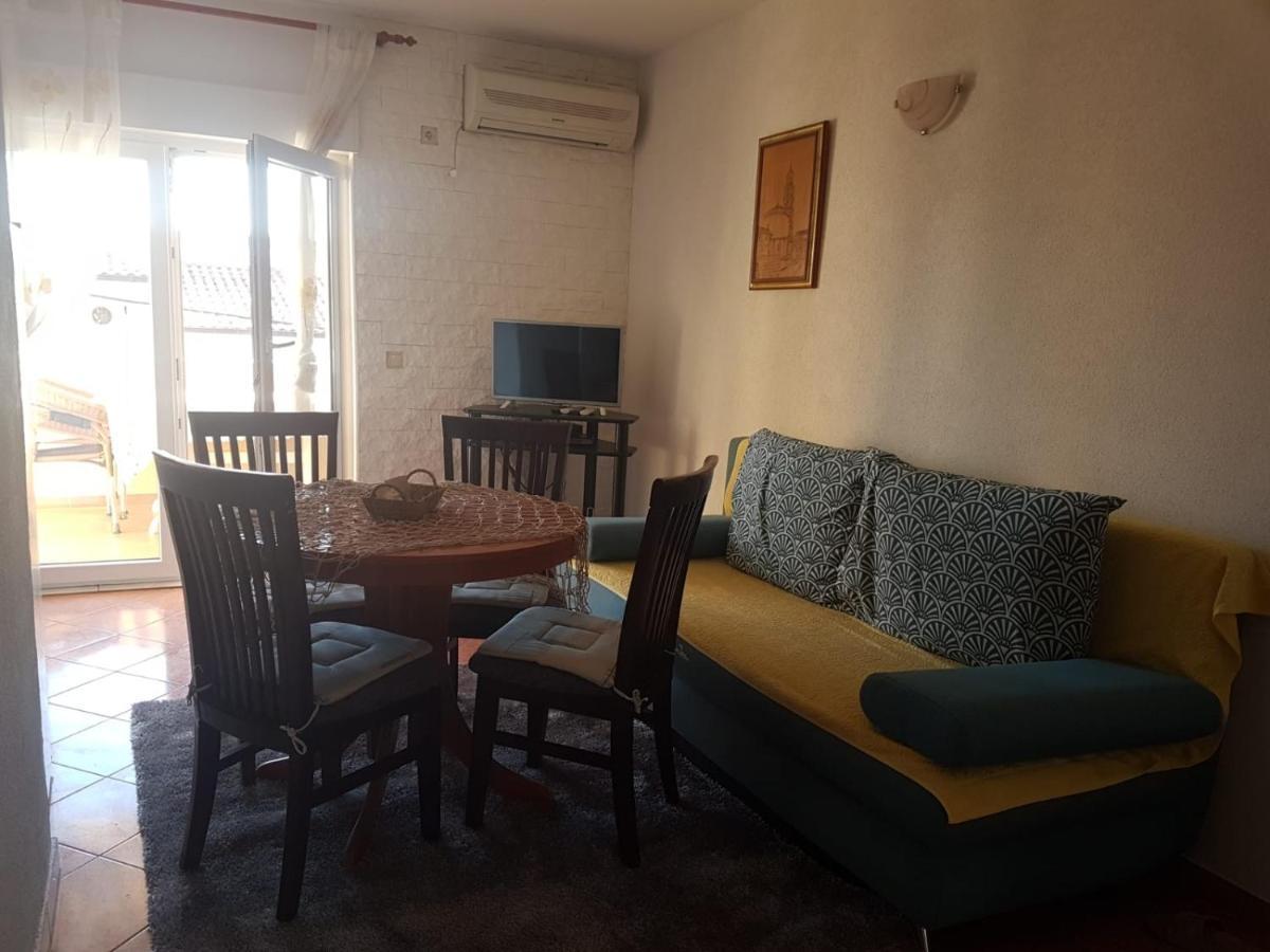 Apartments By The Sea Mavarstica, Ciovo - 12696 Trogir Exterior foto